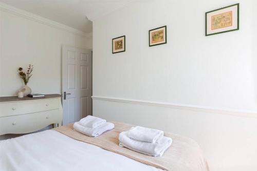 Picture of Spacious 3 Bedroom Flat With Terrace