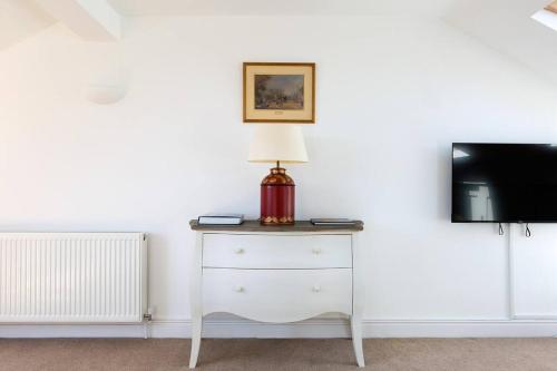 Picture of Spacious 3 Bedroom Flat With Terrace