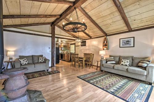 Cozy Lake Champlain Cottage w/ Beautiful View in Ticonderoga (NY)