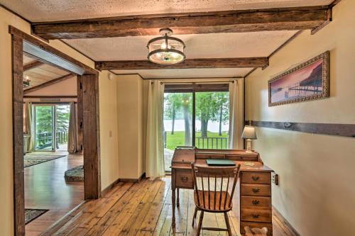 Cozy Lake Champlain Cottage with Beautiful View in Shoreham, USA