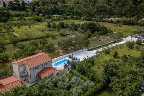 Villa Arbareto with heated swimming pool