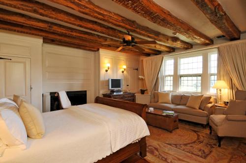 1 queen bed