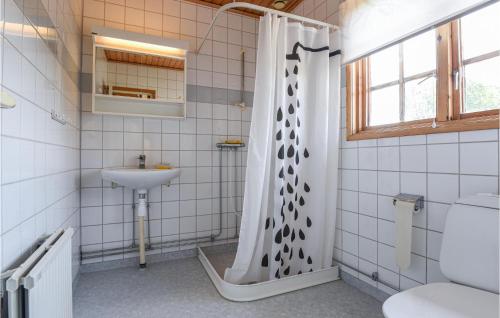 Vannas istaba, Beautiful Home In Stånga With Kitchen (Beautiful Home In Stanga With Kitchen) in Huse