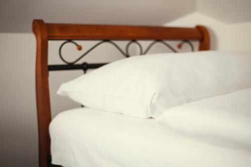 2 twin beds