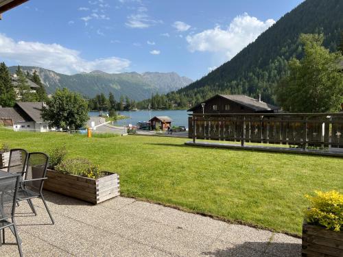 周邊環境, 尚佩克斯歐維耶酒店 (Au Vieux Champex) in 尚佩