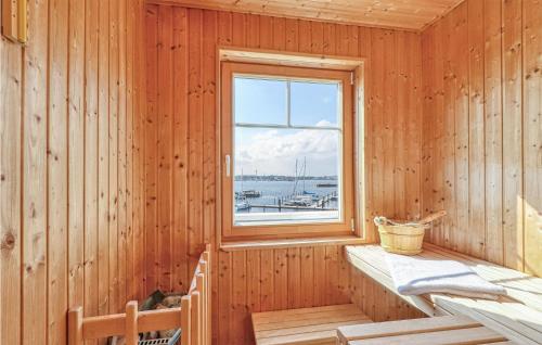 Attractions, Weiße Strandvilla 56A in Olpenitz