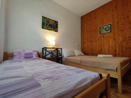 One-Bedroom Apartment image 9