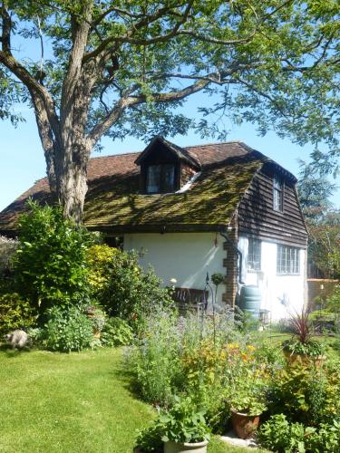 Strawberry Cottage B&B - Accommodation - Hedge End