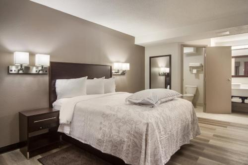 Red Roof PLUS+ & Suites Erie in 伊利市中心
