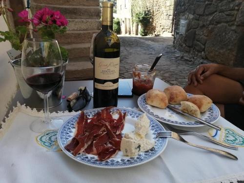 casa de Castelo Mendo in อัลเมดา