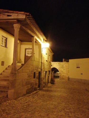 casa de Castelo Mendo in อัลเมดา