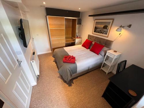 Central Room - Accommodation - Milton Keynes