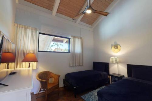 Magnificent Sunsets and Ocean views at Luana Kai detail