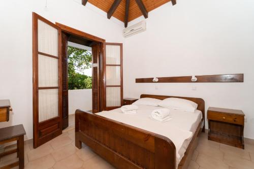 Ilias Apartments - image 2