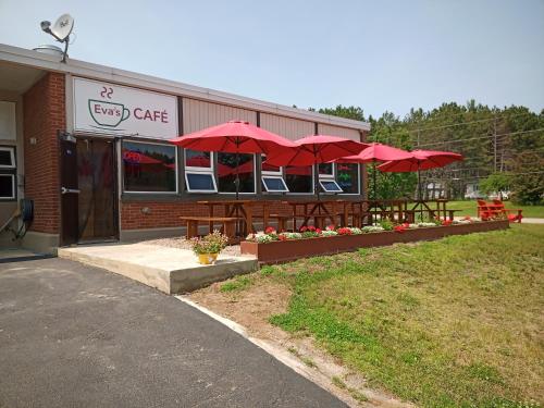 ห้องอาหาร, Schoolhouse Inn in เพมโบรก (ON)