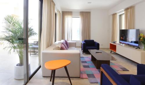 Ramada Hotel, Suites and Apartments by Wyndham Dubai JBR, Dubai (photo 10)