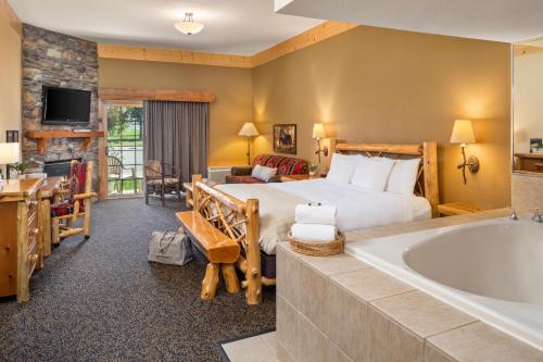 1 king bed, 1 sofa bed