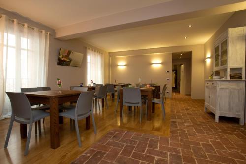 Koplietošanas atpūtas telpa ar TV, B&B La Ceramica Moline in Vicoforte
