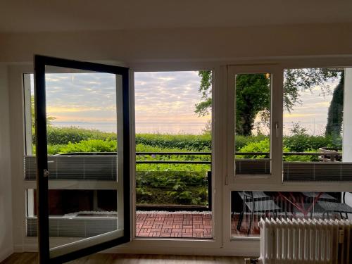 Moderne 3-Zi-Wohnung mit Meerblick direkt am Strand – khách sạn tại Scharbeutz