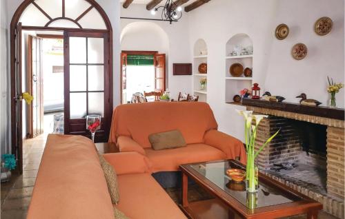 Beautiful home in El Bosque with 3 Bedrooms, WiFi and Outdoor swimming pool