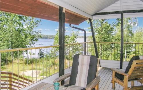 . 5 Bedroom Awesome Home In Bor