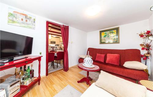 Cozy Home In Blizna Donja With Wifi in Blizna Gornja