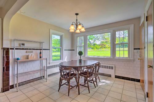 Cozy Middletown Home Near Beaches and Newport! in Middletown, USA