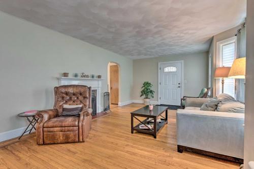 Cozy Middletown Home Near Beaches and Newport! in Middletown, USA