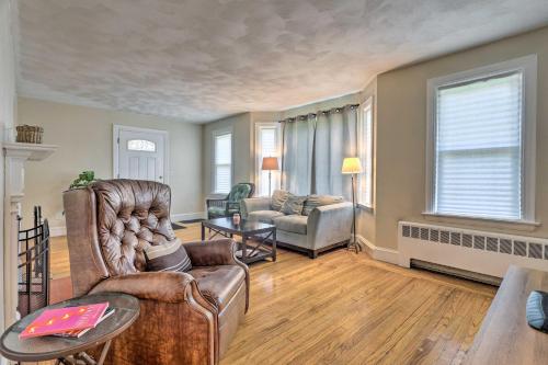 Cozy Middletown Home Near Beaches and Newport! in Middletown, USA