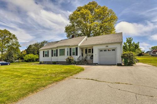 Cozy Middletown Home Near Beaches and Newport!