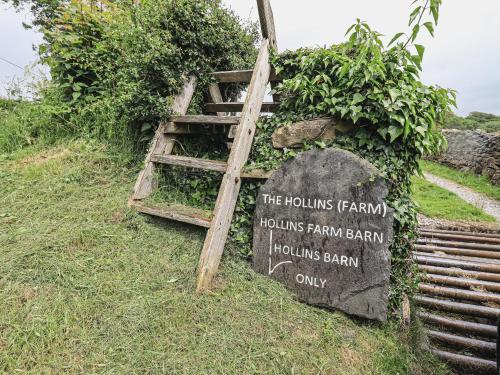Hollins Farm Barn