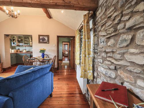 Hollins Farm Barn - image 5