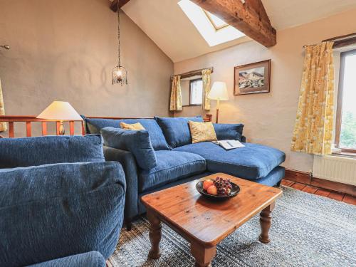 Hollins Farm Barn - image 9