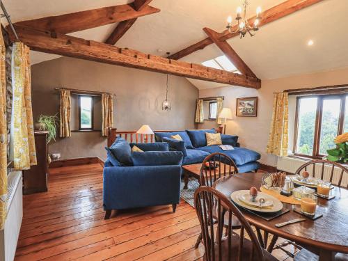 Hollins Farm Barn - image 2