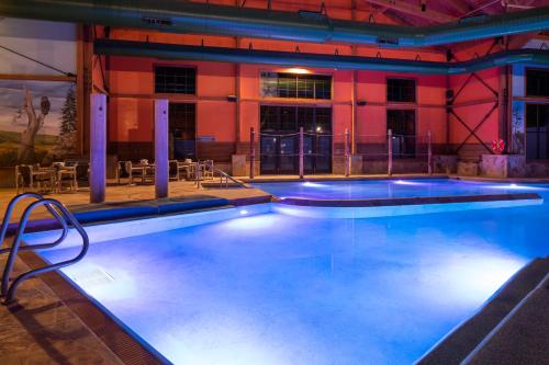 . bantr Grand Hotel Wausau - Rothschild
