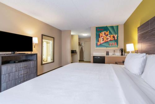 SureStay Plus Hotel by Best Western McGuire AFB Jackson in Cookstown, USA