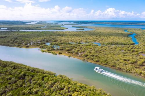 Coomera Houseboats, Gold Coast – Updated 2023 Prices