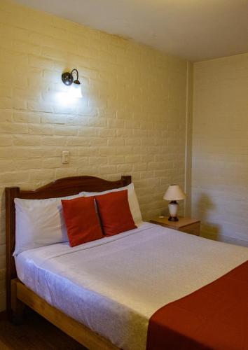 Double Room image 3