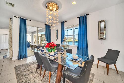 6BR Luxury Resort Home - Private Pool Hot Tub and Games! - image 7