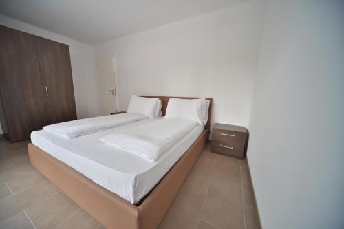 Standard One-Bedroom Apartment image 10