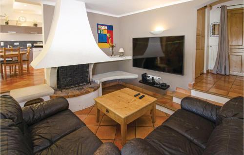 Cozy Home In Caumont Sur Durance With Private Swimming Pool, Can Be Inside Or Outside