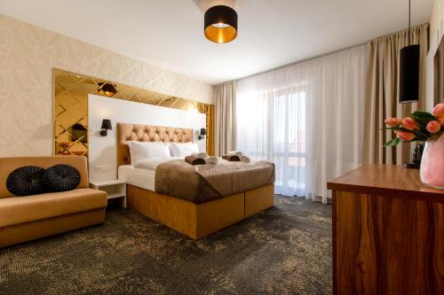 1 king bed, 1 sofa bed