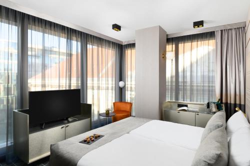 Emerald Hotel by Continental Group