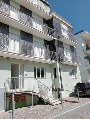 One-Bedroom Apartment with Balcony image 3