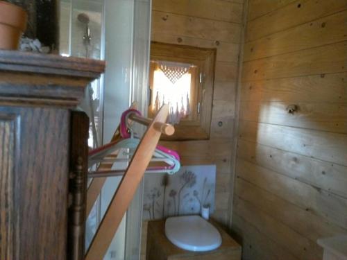 Chalet sur Pilotis Ane'ita de l'Arbenquens gîte à louer Lambruisse