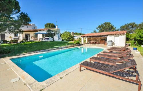 Amazing home in Nmes with 5 Bedrooms, WiFi and Outdoor swimming pool - Location saisonnière - Nîmes