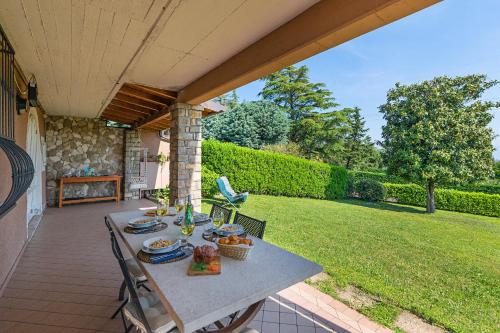 Casa Alba con giardino e patio by Wonderful Italy