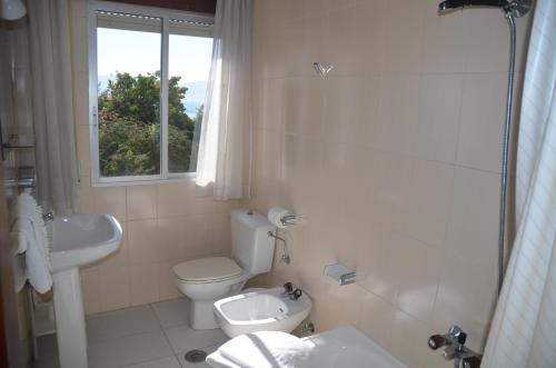 Twin Room image 2