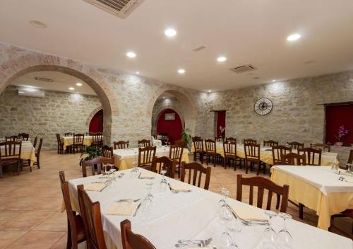 Ресторан, Agriturismo in montagna in Irpinia in Montemarano