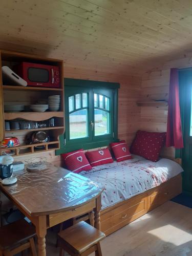 La roulotte de kermorzu in บูร์บริยัก